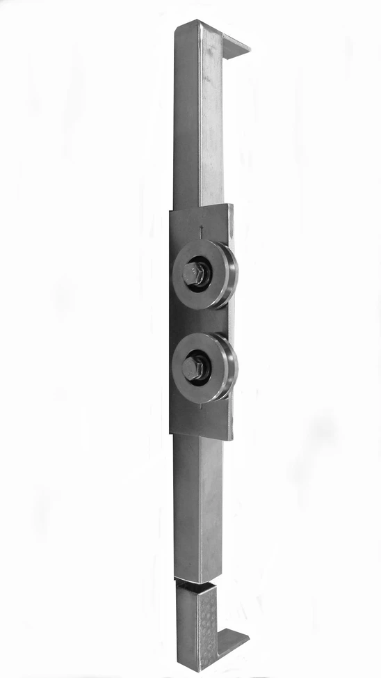 Vodiaci segment pre posuvné oblúkové brány, pozinkovaný, kolieska C403/60, rozostup pre profil šírky 30mm